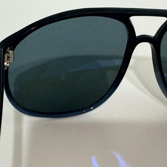 Ocean Waves Aviator Polarized Sunglasses Blue Ombre + Case - Picture 9 of 11